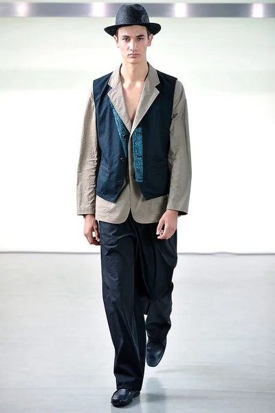 Look 12